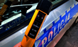 Jechał zygzakiem, miał ponad 2 promile. Zatrzymali go świadkowie