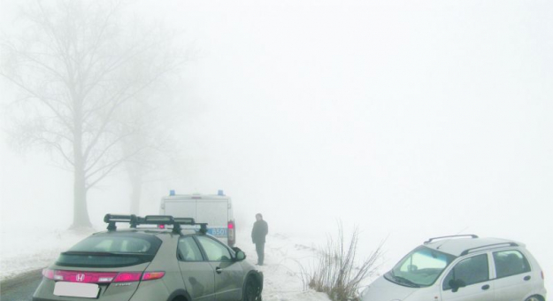 Mgła i niesprzyjające warunki na drogach