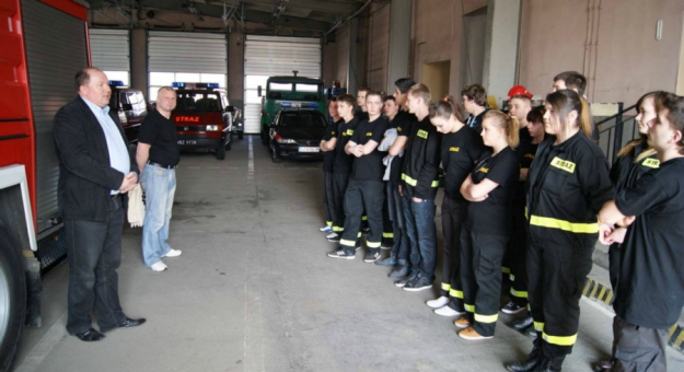 Klasa strażacka z wizytą w komendzie powiatowej