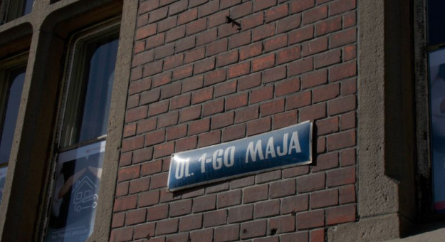 Błędny zapis nazwy ulicy znajduje się m.in. na budynku poczty
