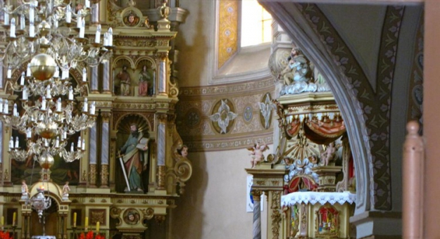 Wnętrze kościoła w Braszowicach