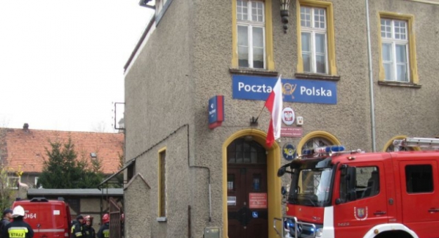 Do akcji zadysponowano strażaków specjalistów z Wrocławia. Okazało się, że znajdujący się w paczce szczur miał trafić do wójta gminy. Włodarz złożył zawiadomienie do prokuratury