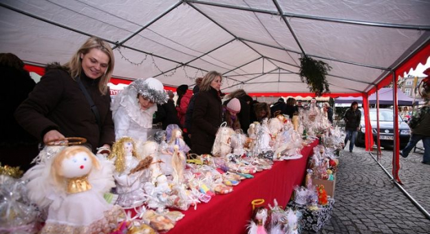 Jarmark bożonarodzeniowy regularnie odbywa się w Ząbkowicach Śląskich