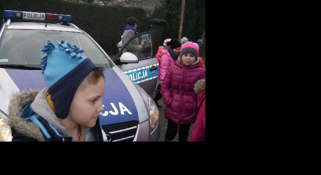 Dzieci z wizytą w komisariacie policji