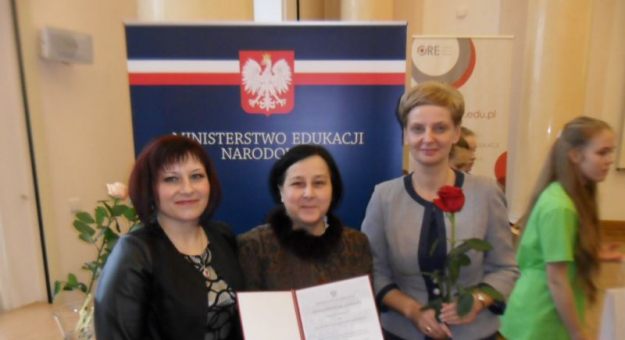 Beata Lis na wręczeniu certyfikatów dla przedstawicieli szkół promujących zdrowie
