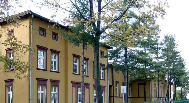 Szkoła ponadgimnazjalna w Kamieńcu Ząbkowickim z dniem 31 sierpnia zostanie zlikwidowana. Uczniowie na kolejny rok pozostaną jednak w budynku 