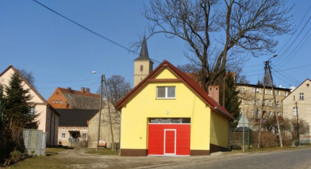 Odnowiona remiza Ochotniczej Straży Pożarnej w Krzelkowie