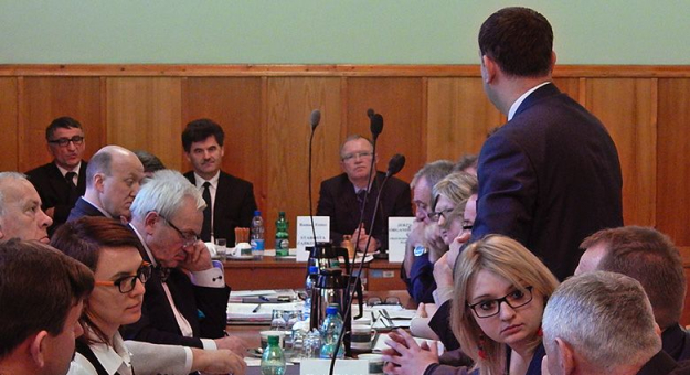 Sesja Rady Powiatu Ząbkowickiego, na której radni uchwalili budżet na kolejny rok