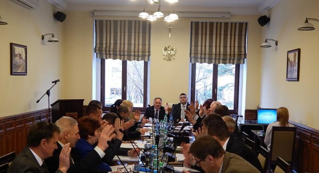 Radni gminy Ząbkowice Śląskie 19 głosami za i jednym przeciw przyjęli uchwałę w sprawie projektu budżetu na 2016 rok