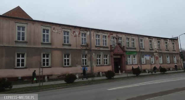Budynek po byłym szpitalu na ul. 1 Maja w Ząbkowicach Śląskich
