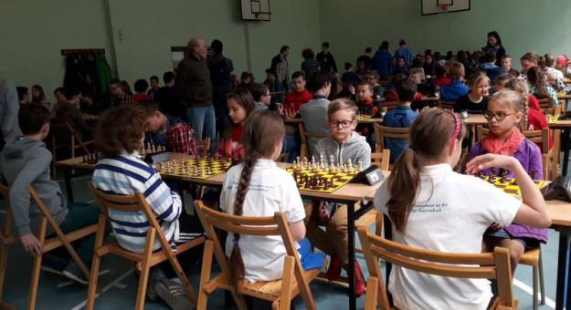 Uczniowie z Budzowa na finale Dolnośląskich Igrzysk Młodzieży Szkolnej w szachach