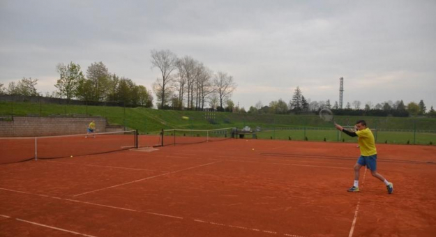 Turniej tenisa ziemnego inaugurujący sezon