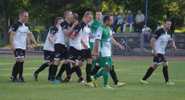 Sezon 2015/2016 Unia Złoty Stok zakończyła wysokim zwycięstwem 4:1 nad Nysą Kłodzko