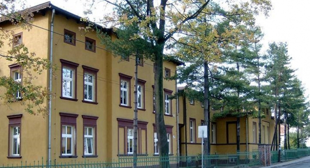 Budynki po ZSP w Kamieńcu Ząbkowickim