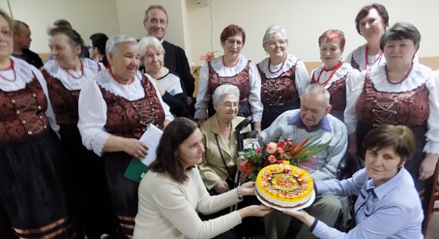 Jubileusz 55 rocznicy ślubu podopiecznych Domu Pomocy Społecznej w Ząbkowicach Śląskich