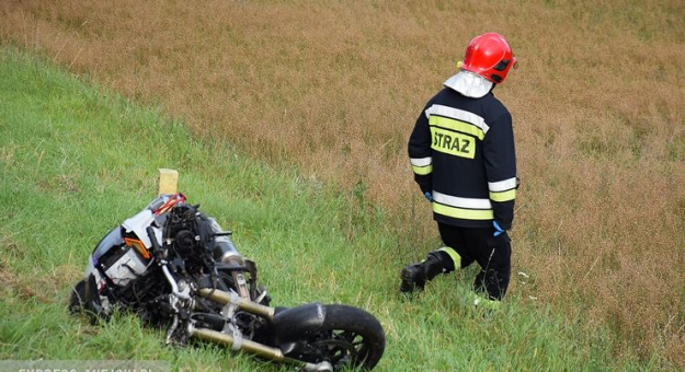 Wypadek z udziałem motocyklisty na drodze krajowej nr 46