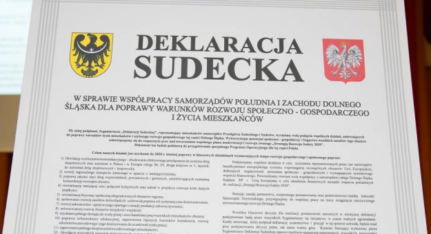 Blisko stu samorządowców z południowej części Dolnego Śląska podpisało „Deklarację Sudecką”