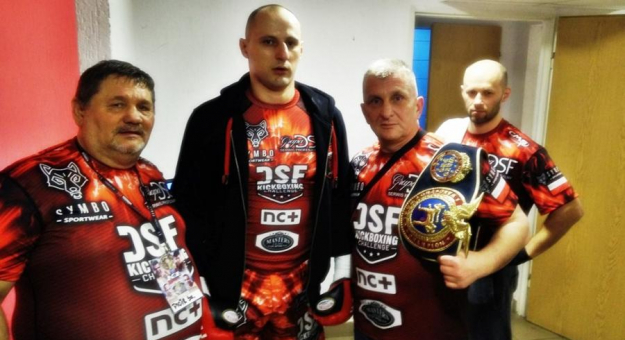 Janusz Gulej z Wataha Fight z Michałem Turyńskim po obronie tytułu mistrza świata organizacji WAKO PRO
