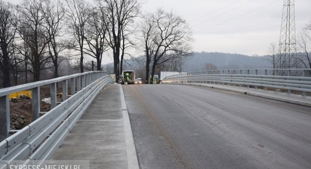 Most w Kamieńcu Ząbkowickim po ponad roku dziś oficjalnie zostanie oddany do użytku
