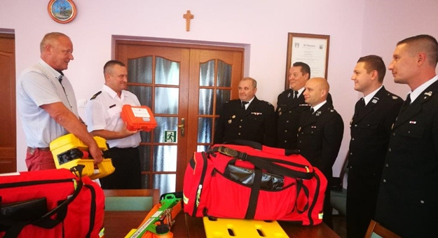 Strażacy-ochotnicy z gminy Bardo otrzymali nowy sprzęt