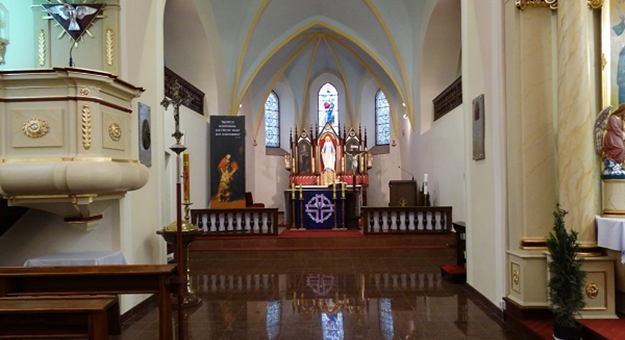 Wnętrze kościoła Niepokalanego Poczęcia NMP w Ciepłowodach