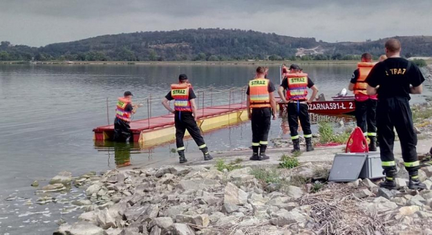 Strażacy-zawodowcy z Ząbkowic Śląskich ćwiczyli na wodzie