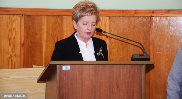 Ewa Figzał nie pełni już funkcji zastępcy burmistrza Marcina Orzeszka. Została radną powiatową, a w ząbkowickim urzędzie miejskim kierowniczką Wydziału Edukacji i Spraw Społecznych