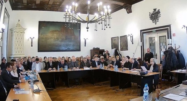 Inauguracyjna sesja rady miejskiej w Ziębicach - zrzut z ekranu