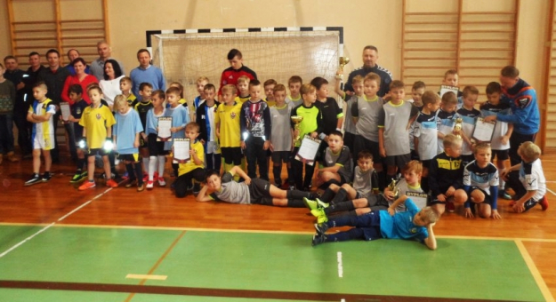 W turnieju wzięło udział siedem zespołów, a organizatorem wydarzenia było Gminne Centrum Edukacji i Sportu w Ziębicach
