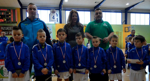 Piłkarze Orlika Ząbkowice Śląskie zajęli trzecie miejsce w turnieju piłkarskim w Kłodzku