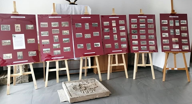 Wystawa pocztówek Mateusza Muchy w Izbie Pamięci w Ciepłowodach