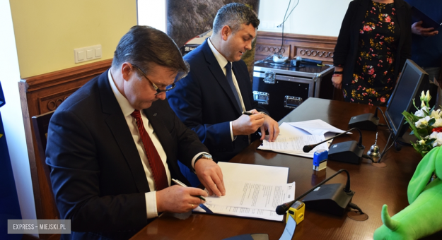 	Umowa podpisana. Siedem nowoczesnych autobusów hybrydowych trafi do gminy Ząbkowice Śląskie
