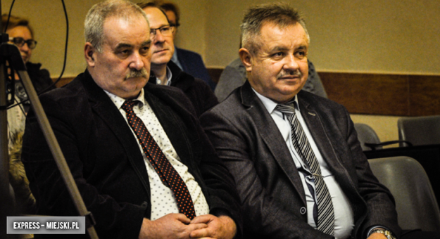 Ryszard Kleniuk (pierwszy z prawej) od 1 stycznia pełni obowiązki dyrektora Zakładu Usług Komunalnych w Kamieńcu Ząbkowickim