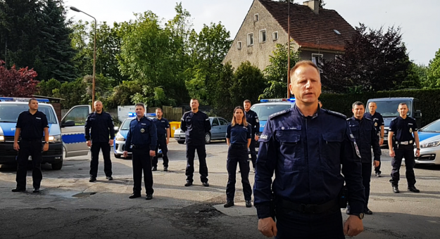 Policjanci z Komendy Powiatowej Policji w Ząbkowicach Śląskich przyjęli wyzwanie w ramach akcji #Gas