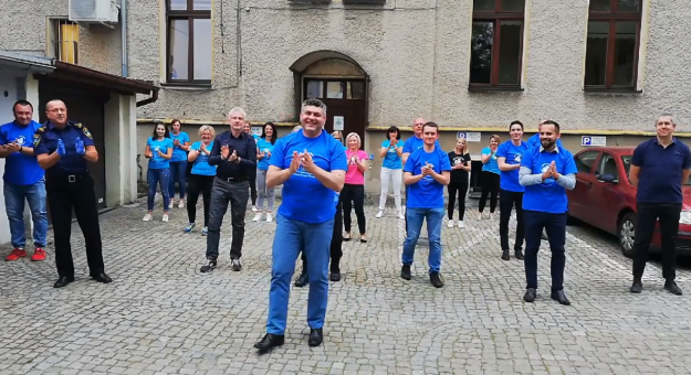 Pracownicy Urzędu Miejskiego w Ząbkowicach Śląskich przyjęli wyzwanie w ramach akcji #GaszynChallenge
