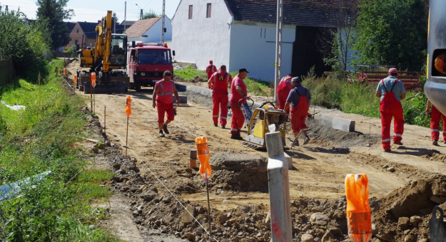 Trwa przebudowa drogi gminnej w miejscowości Skalice
