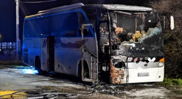 Pożar autobusu na stacji benzynowej w Ziębicach
