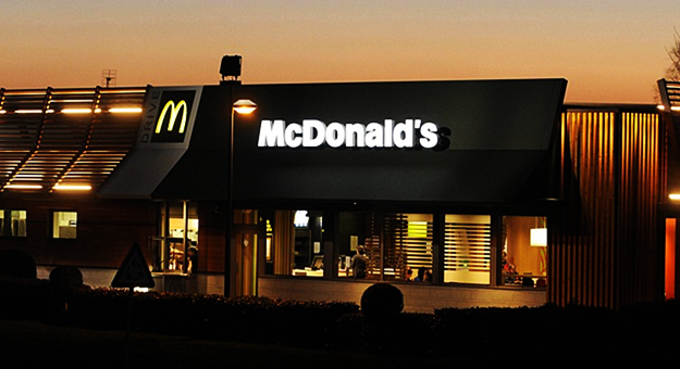 McDonald's od 10 lat istnieje z powodzeniem istnieje w Kłodzku, a od dwóch lat w Dzierżoniowie. Obie placówki były otwierane w grudniu