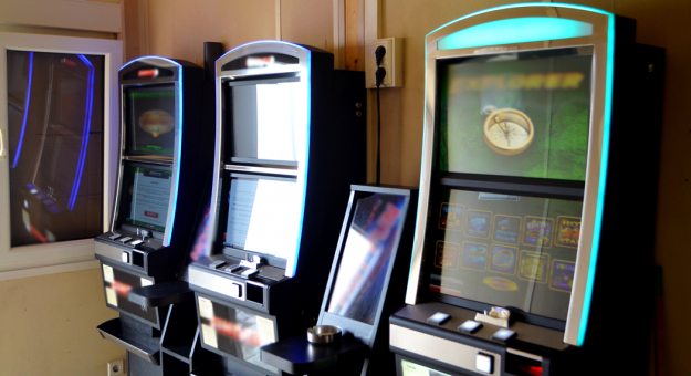 Nielegalne automaty do gier ujawnione w jednym z lokali na Dolnym Śląsku
