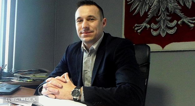 Wójt Paweł Gancarz od grudnia 2014 roku pełni rolę wójta Stoszowice. Dwa lata później został prezesem struktur PSL na Dolnym Śląsku (najmłodszym w historii partii)