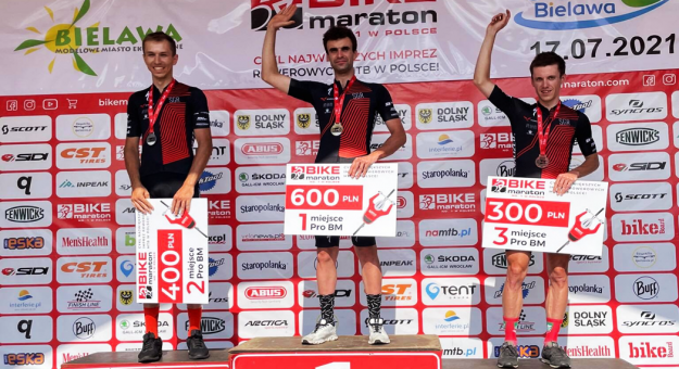 Zawodnicy SGR Specialized zdominowali sobotnie zawody w ramach kolejnej rundy Bike Maratonu. Tym razem triumfowali w Bielawie