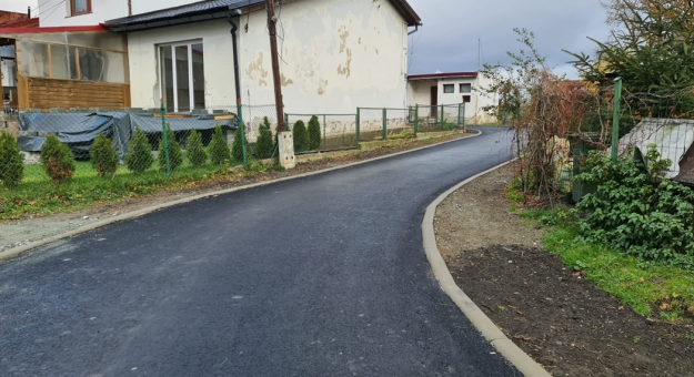 Dobiegają końca prace przy przebudowie dróg gminnych w Kamieńcu Ząbkowickim i Starczowie