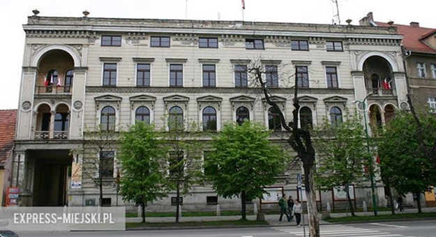 12 listopada Urząd Miejski w Ząbkowicach Śląskich czynny normalnie, tj. w godz. od 7 do 15