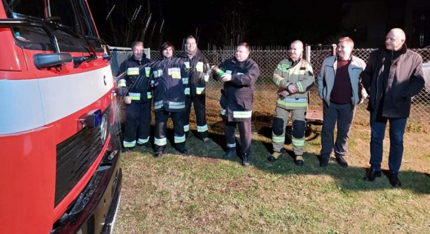 Strażacy-ochotnicy z Dzbanowa otrzymali Mercedesa