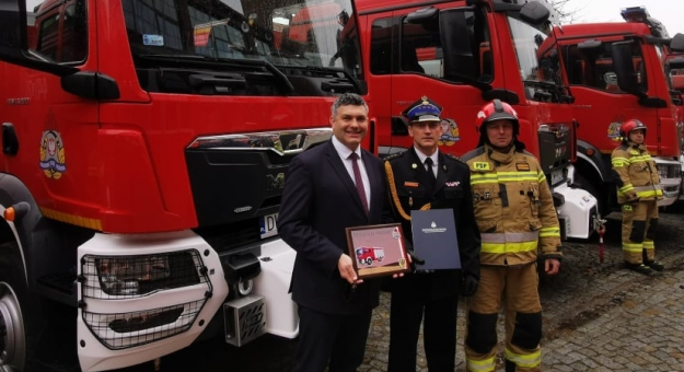 Kolejny nowy pojazd ratowniczo-gaśniczy dla strażaków-zawodowców z Ząbkowic Śląskich