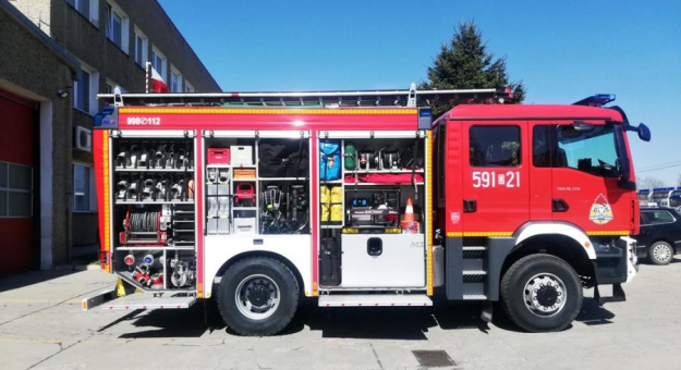 Nowy samochód ratowniczo-gaśniczy dla strażaków-zawodowców