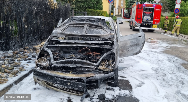 Pożar samochodu na ul. Chrobrego w Ząbkowicach Śląskich
