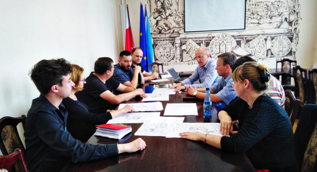 Spotkanie w urzędzie w sprawie omówienia koncepcją przebudowy basenu miejskiego w Ziębicach