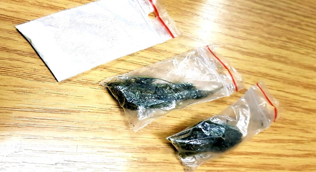 Podczas przeszukania nastolatków okazało się, że mieli przy sobie amfetaminę i marihuanę