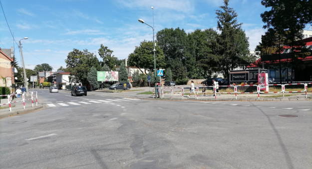 Na skrzyżowaniu ulic Wojska Polskiego (DW395), ul. Zamkowej i Wałowej powstanie rondo o średnicy 34  metrów 